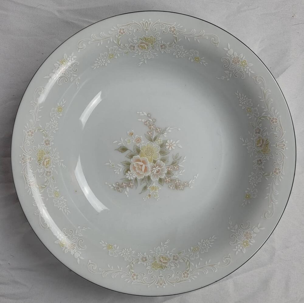 Crescent Fine China Jie Pai Bowl Painted Golden Flowers and Accents